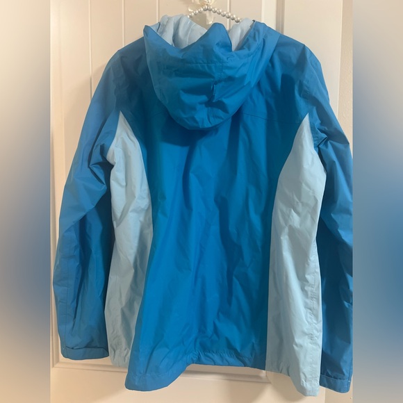 Columbia Women's Arcadia II Rain Jacket
Size large - Picture 3 of 3